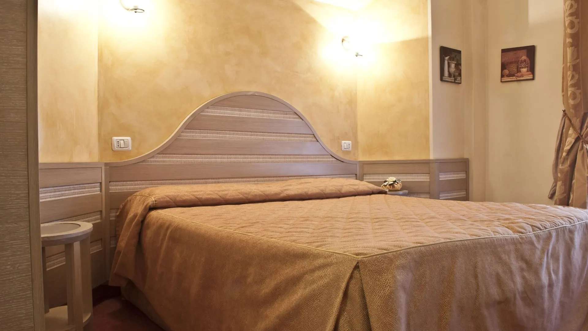 Hotel Nedy Marina di Massa 3*,  Italien
