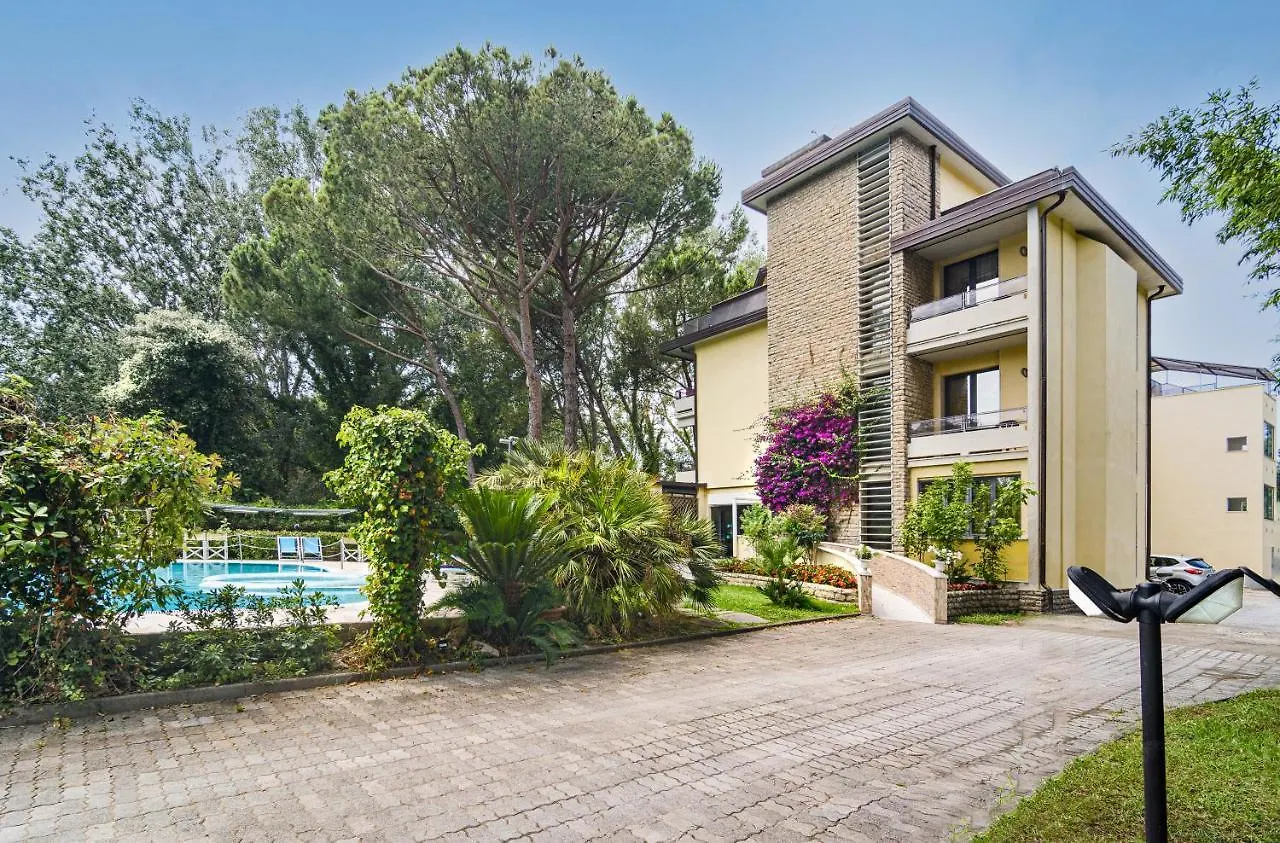 Hotel Nedy Marina di Massa 3*,  Italien