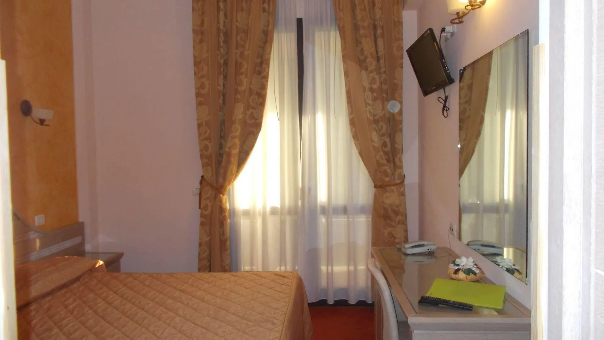 Hotel Nedy Marina di Massa